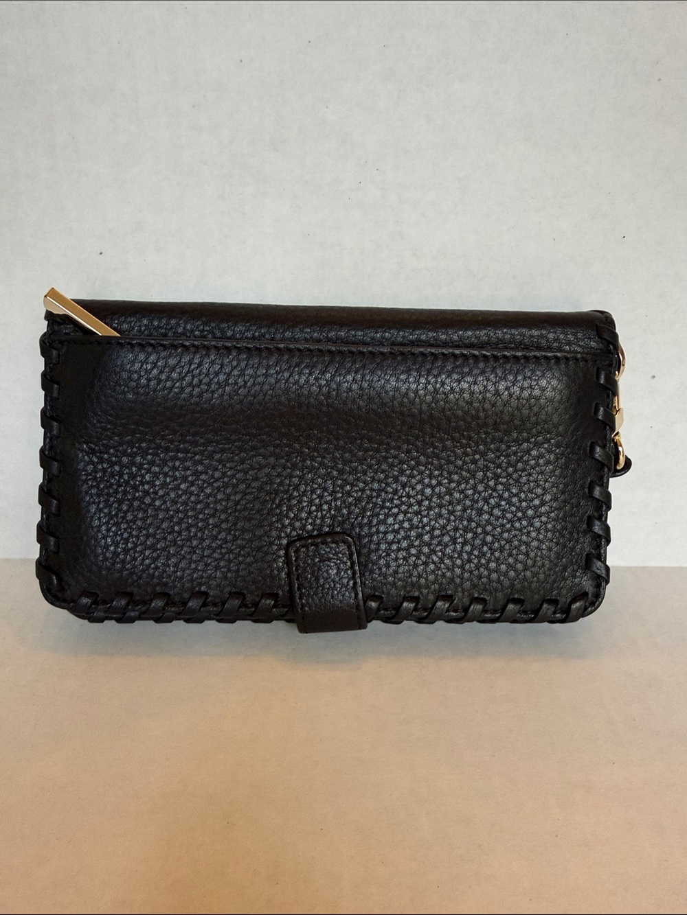 Tory Burch Black Pebbled Leather Wristlet with Logo Medallion - Picture 4 of 10